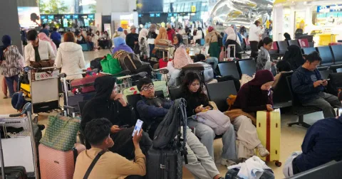 Erupsi Anak Krakatau Mereda, Delapan Bandara Masih Ditutup dan 2.300 Penerbangan Terganggu