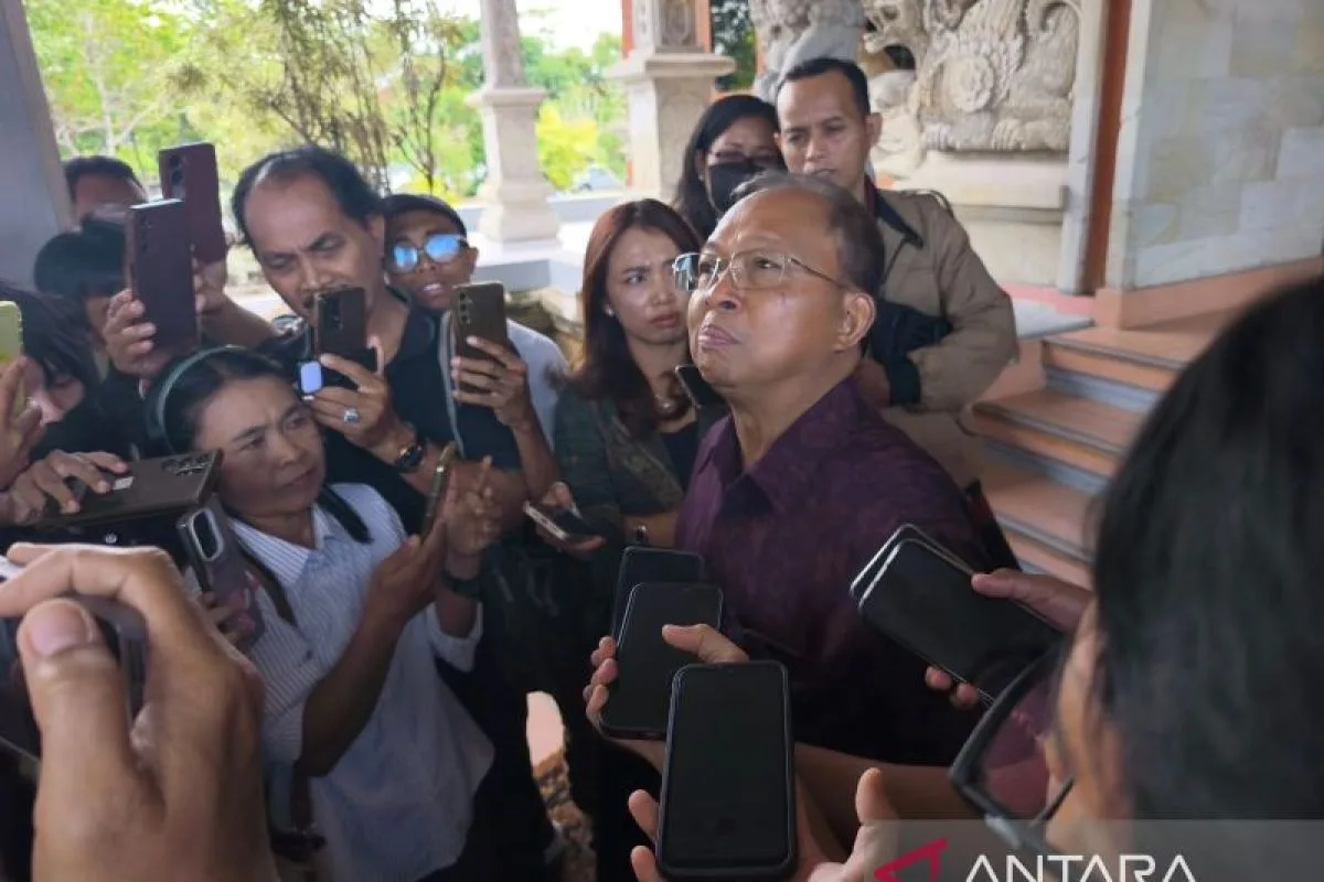 Koster Buka Konteks Video “Diam Kamu” yang Viral: Penertiban Pantai Bingin dan Nasib Pekerja