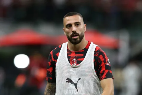 Cedera Tendon Patela Menghantui Mario Gila: AC Milan Kehilangan Bek Andalan di Momen Krusial