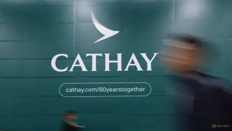 Cathay Pacific dan Google Perluas Uji Coba AI untuk Kurangi Jejak Iklim Kontrail Penerbangan