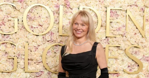 Pamela Anderson: Vonis 10 Tahun Hidup akibat Hepatitis C yang Mengubah Hidupnya
