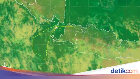 BMKG: Abu Vulkanik Anak Krakatau Bergerak Menjauhi RI, Penerbangan Tetap Waspada