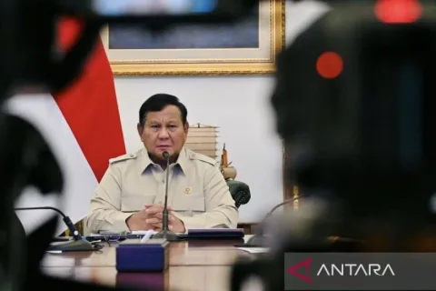 Prabowo Perkuat Alat Negara: Kapal Induk Italia, Anggaran Bencana, dan Bantuan Beras hingga Akhir 2026