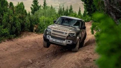 Jaguar Land Rover PHK 4.000 Karyawan: Industri Otomotif Global Terguncang oleh Dominasi China