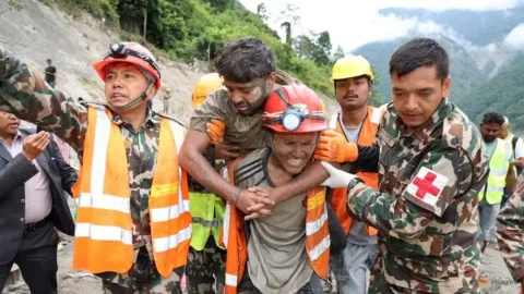 Mukjizat di Nepal: Dua Pekerja Bertahan 9 Hari dalam Terowongan Banjir, Bagaimana Mereka Selamat?