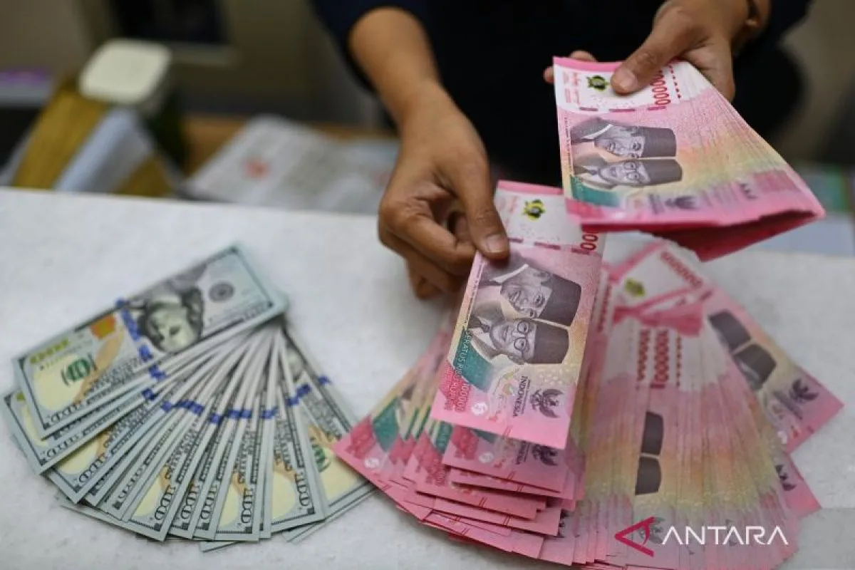 Rupiah Berpeluang Menguat Tipis di Tengah Sentimen Yen dan Tekanan Impor