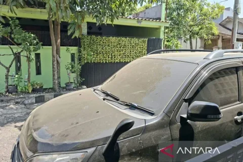 Erupsi Usai, Ancaman Abu Vulkanik Belum Hilang: PAPDI Ingatkan Risiko Kesehatan yang Mengintai