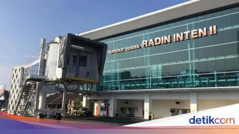 Abu Vulkanik Anak Krakatau Surut, Delapan Bandara Kembali Layani Penerbangan