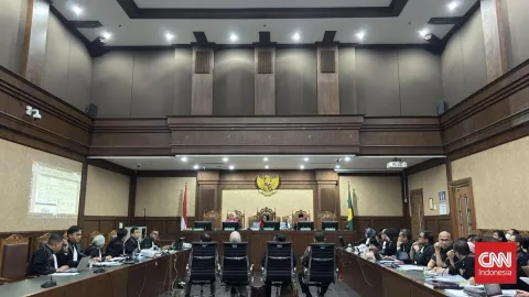 Sidang Korupsi Haji: Jaksa Pamerkan Range Rover dan Tas Mewah Milik Eks Honorer Kemenag