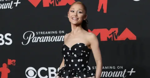 Ariana Grande Rilis Album Live 'Petal' di iTunes, Kejutan Perpisahan Sebelum Rehat Panjang