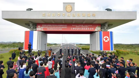 Jembatan Rusia-Korea Utara: Sinyal Blok Kontinental yang Mengubah Peta Geopolitik Asia Timur