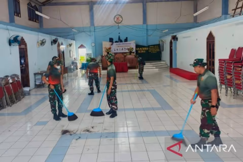 Jelang HUT ke-79, Korpasgat Terjun Bersihkan Rumah Ibadah di Bekasi: Wujud Kedekatan TNI-Rakyat