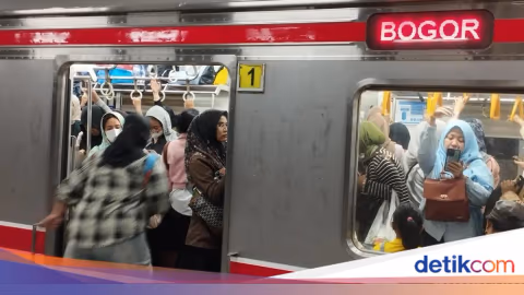 KRL Jakarta-Bogor Kian Sesak: Perawatan Rangkaian INKA Kurangi 17 Perjalanan