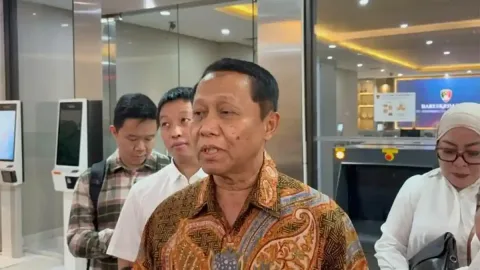 Tersangka Penggelapan Rp37,4 M Ditangkap Usai 3 Tahun di Singapura, Kuasa Hukum: Itu Berobat, Bukan Kabur