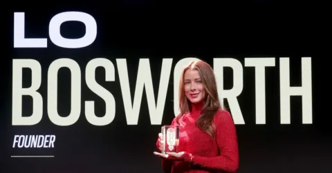 Lo Bosworth Jalani Operasi Telinga Usai Kehilangan Pendengaran Saat Hamil
