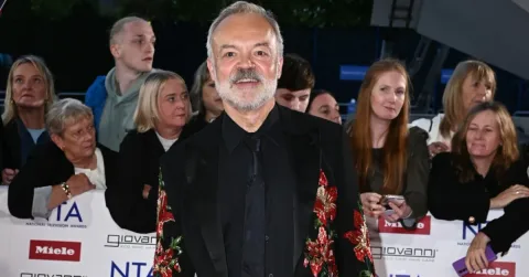 Graham Norton Bongkar Detail Pernikahan Taylor Swift dan Travis Kelce: Tanpa NDA, Tanpa Ponsel