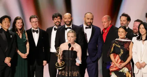 Widow's Bay Cetak Rekor 14 Piala Emmy, Kalahkan Dominasi The Studio