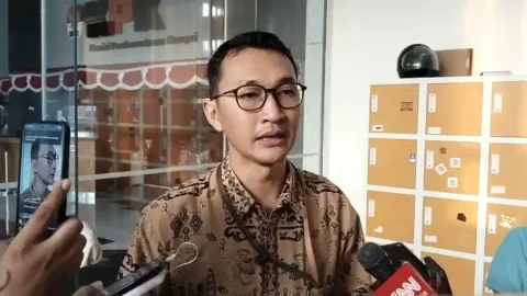 KPK Sita 20 Koper Uang Rupiah dan Valas dalam OTT HGB Summarecon, Nominal Ditaksir Ratusan Miliar