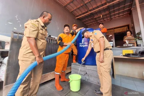 Krisis Air di Pondok Labu: Pemkot Jaksel Kirim 5.000 Liter, Warga Diminta Lapor