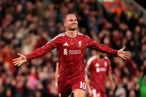 Liverpool Tundukkan Tottenham 3-1 di Piala Liga, Lolos ke Putaran Keempat