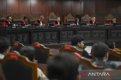 MK Putuskan 18 Uji Materiil Hari Ini: Dari MBG, APBN, hingga OJK