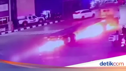 Motor Terobos Lampu Merah di Priok, Pengendara Tewas dan Terbakar