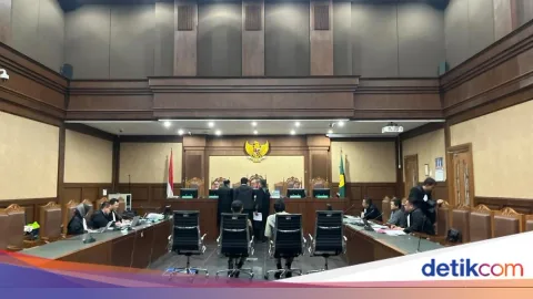 Terdakwa Bea Cukai Menangis di Persidangan, Ungkap Tekanan Atasan agar Kasus Tak Melebar