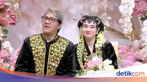 Andre Taulany dan Amanda Rigby Tampil sebagai Pengantin Jawa di TV, Sinyal Menuju Pelaminan?