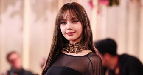 LISA Rilis EP Solo 'PRESS PLAY' dan Dokumenter 'Always Lalisa', Tegaskan Komitmen pada BLACKPINK