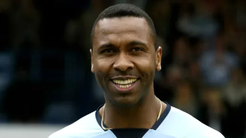 Leeds United dan Seni Berburu Striker Gratis: Calvert-Lewin, 'Radebe Baru' di Elland Road