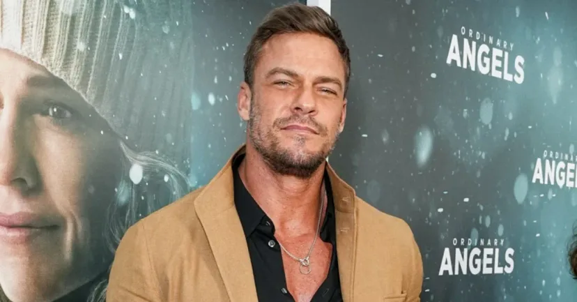 Alan Ritchson Serukan Cinta Diri di Tengah Perceraian: 'Kita Tidak Kurang'