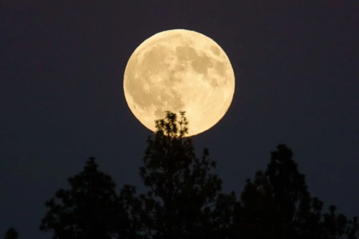 Harvest Moon 2026: Late September's Bright Full Moon Aids Farmers