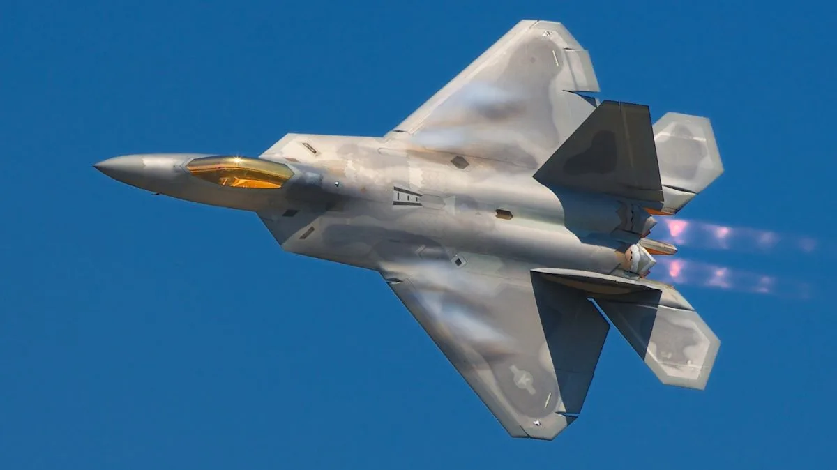 F-22 Raptor Bukan Jet Tempur Tercepat: Lima Pesawat Lawas Ini Justru Lebih Cepat