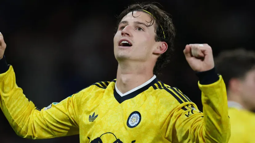Leeds United dan Paradoks Transfer: Sinisterra, Pemborosan Rp500 Miliar yang Lebih Buruk dari Aaronson