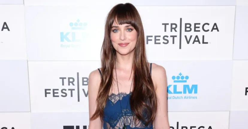 Dakota Johnson dan Anne Hathaway Berbagi Ciuman di Film Thriller Verity, Soroti Dinamika Psikologis
