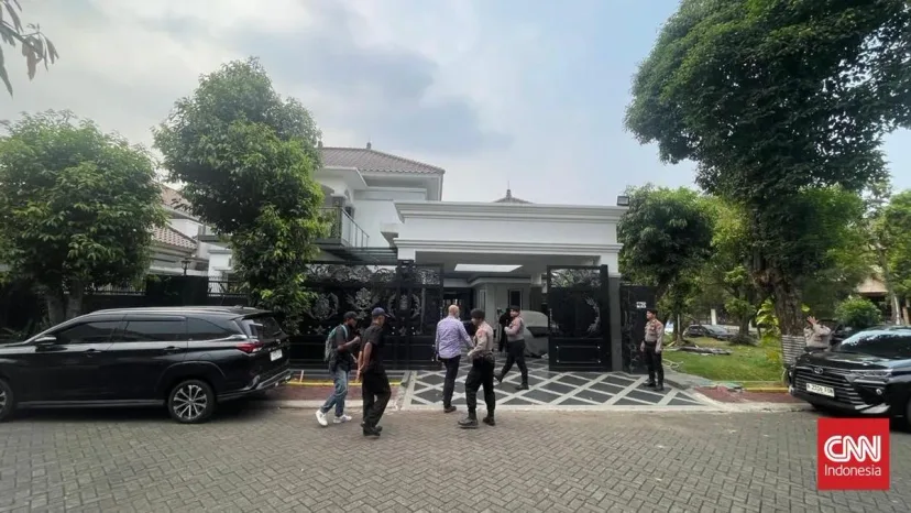 Ipda Yayat Mundur dari Polri: Alasan Kesehatan atau Kabut Suap Bupati Bekasi?