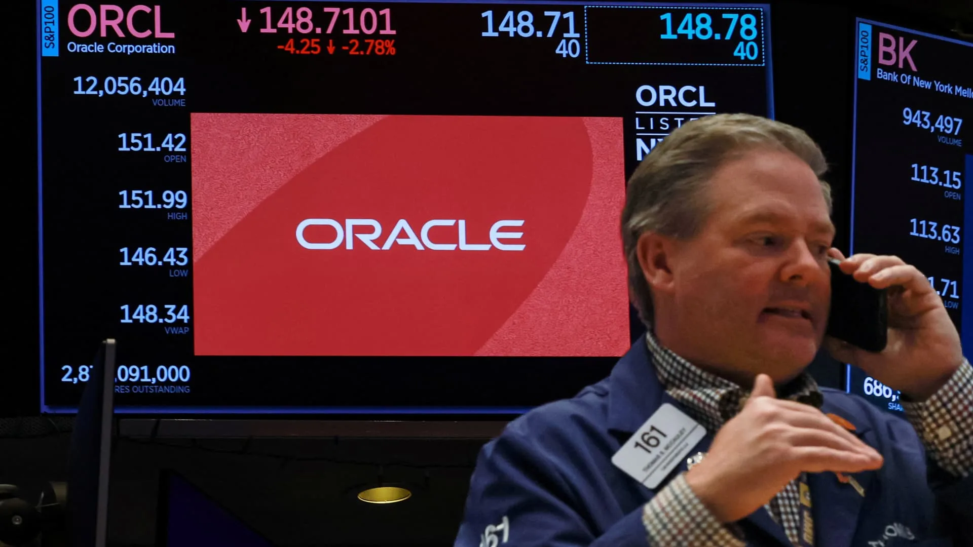 Oracle Kirim Notis Force Majeure, Saham Anjlok 4%: Sinyal Bahaya Proyek Data Center AI?