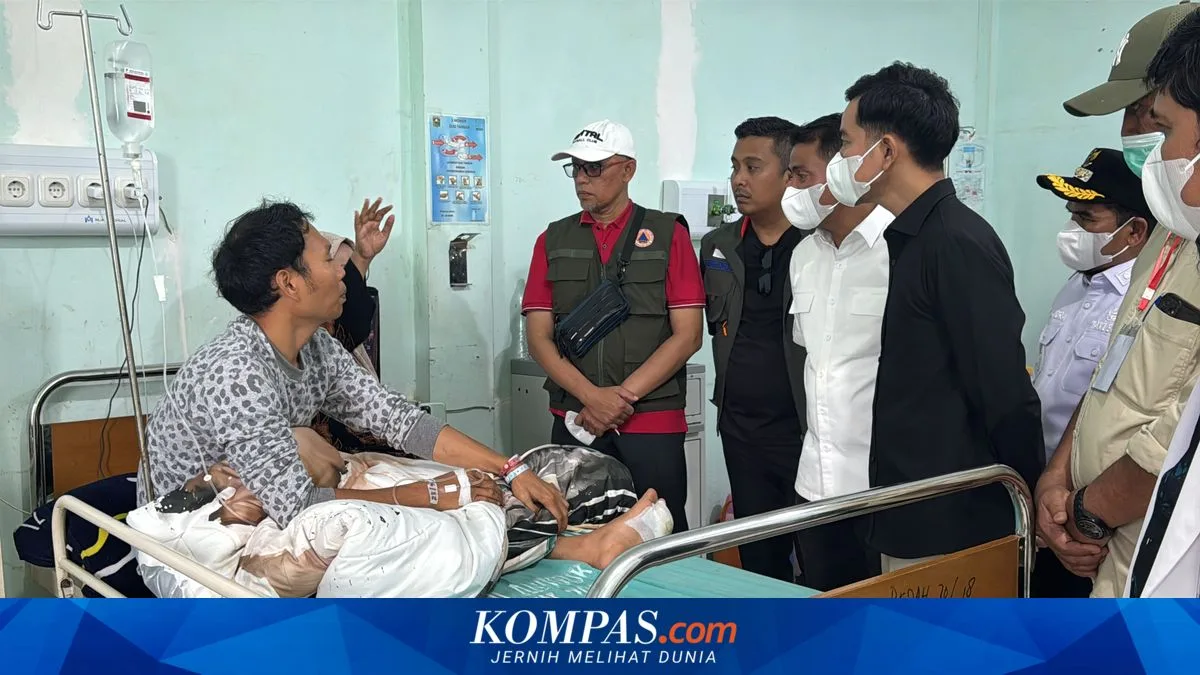 Gibran Visits Solok, Guarantees Medical Referrals for Flash Flood Victims