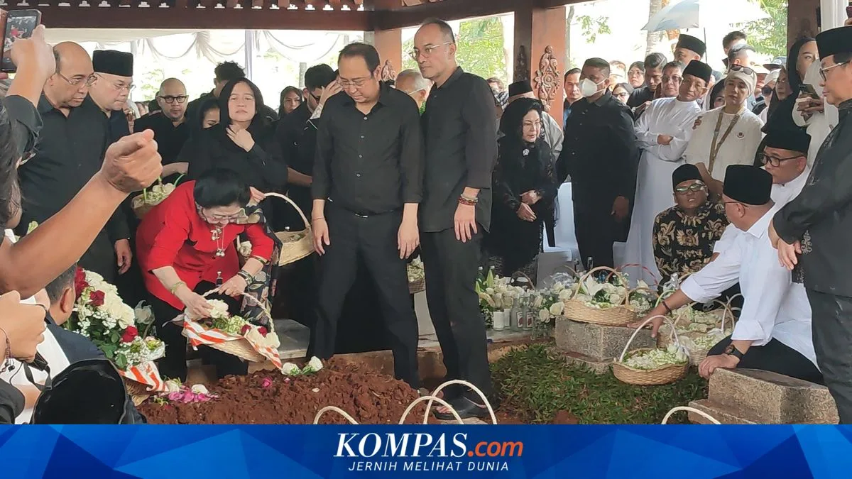 Megawati Scatters Flowers at Guruh Soekarnoputra's Grave, Indonesia Loses a Cultural Maestro
