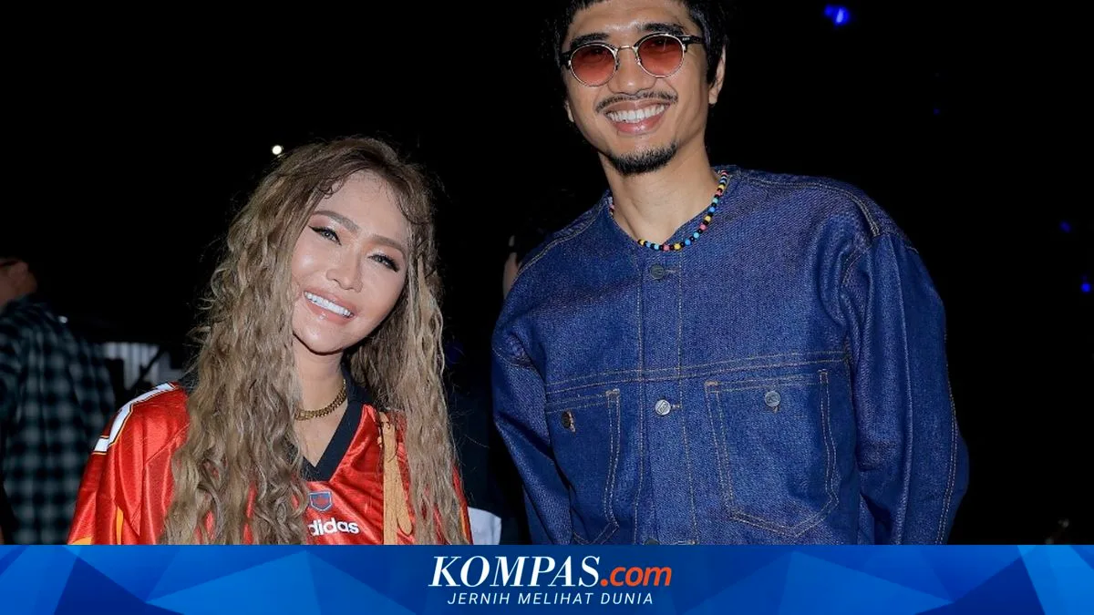 Inul Daratista Berfoto dengan Duta Sheila On 7 di Pestapora: Momen Backstage yang Menghidupkan Ekonomi Kreatif