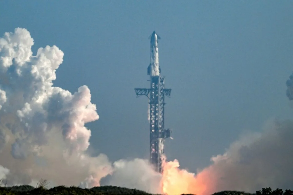 SpaceX Uji Terbang ke-14: Starship Incar Orbit Bumi, Bawa 26 Satelit Starlink