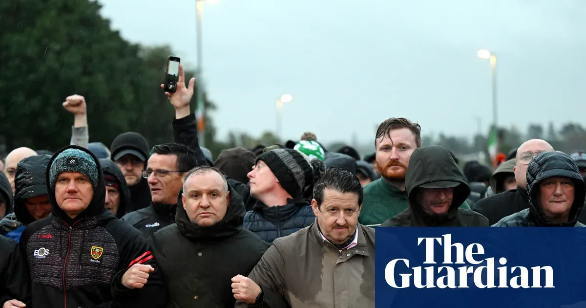 Parade Drumcree di Irlandia Utara Memicu Ketegangan: Demonstran Blokir Rute, Talks Dijadwalkan
