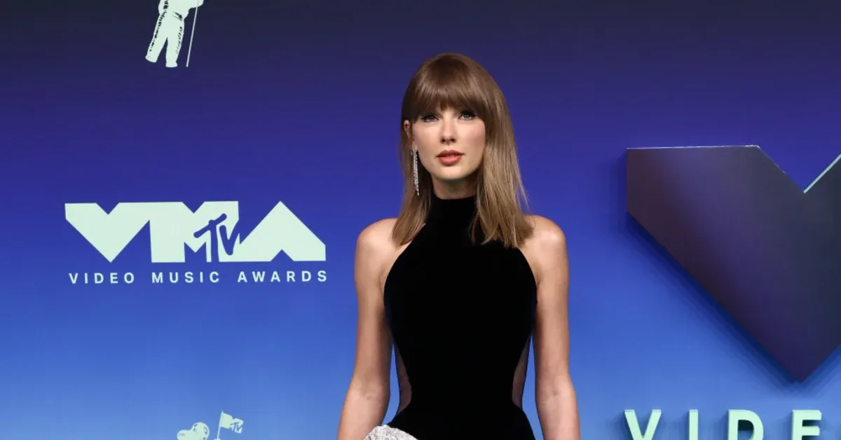 Taylor Swift Persembahkan Trofi Video of the Year MTV VMAs untuk Dolly Parton, Sang "Ultimate Showgirl"