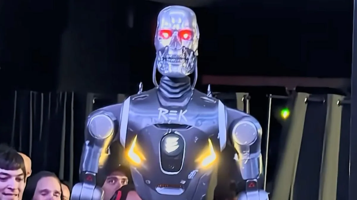 Robot Humanoid REK Kalahkan Influencer di Duel MMA Pertama, tapi Ada yang Janggal