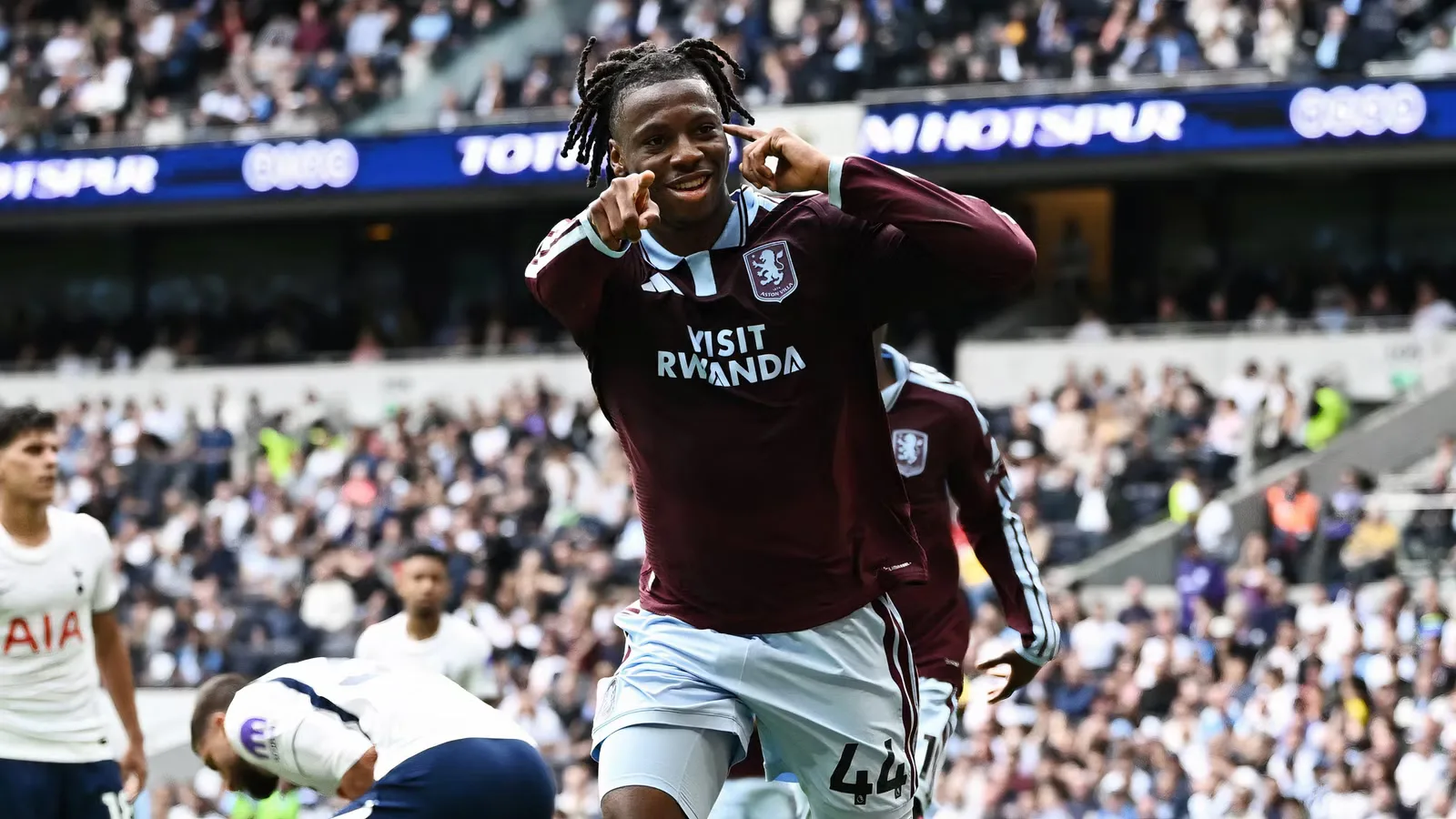 Garnacho di Bangku Cadangan Aston Villa: Mampukah Emery Ubahnya Jadi Bintang?