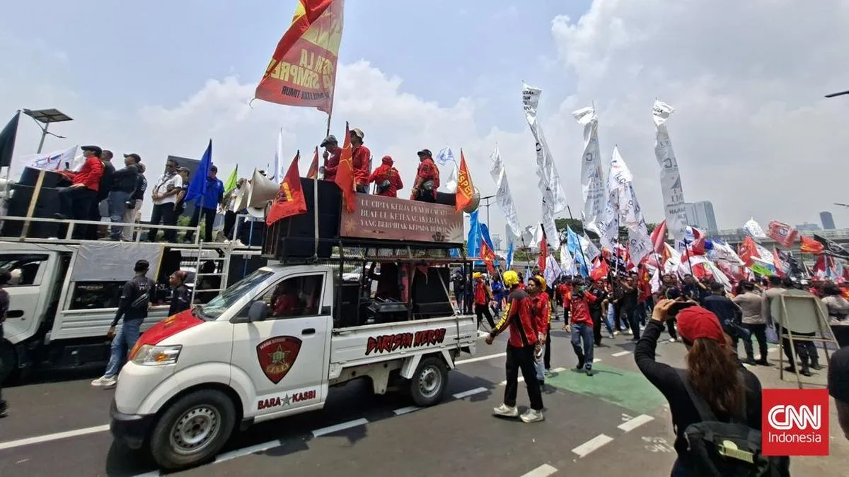 Demo Buruh di DPR: Tuntut PKWT Maksimal 1 Tahun, Ancam Aksi Nasional Jika RUU Tak Sesuai