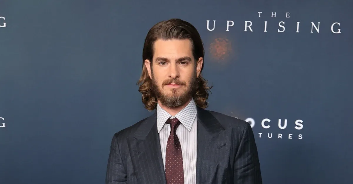 Andrew Garfield Mengaku 'Membeku' saat Berhadapan dengan Woody Harrelson di Lapangan Basket