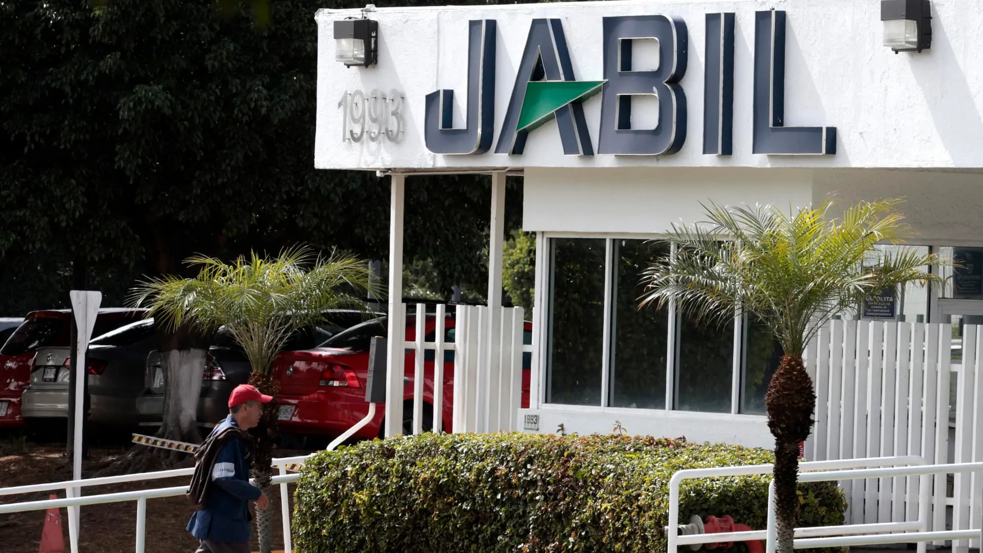 Saham-saham Bergerak Tajam di Wall Street: Rogers, United Therapeutics, Moderna, FormFactor