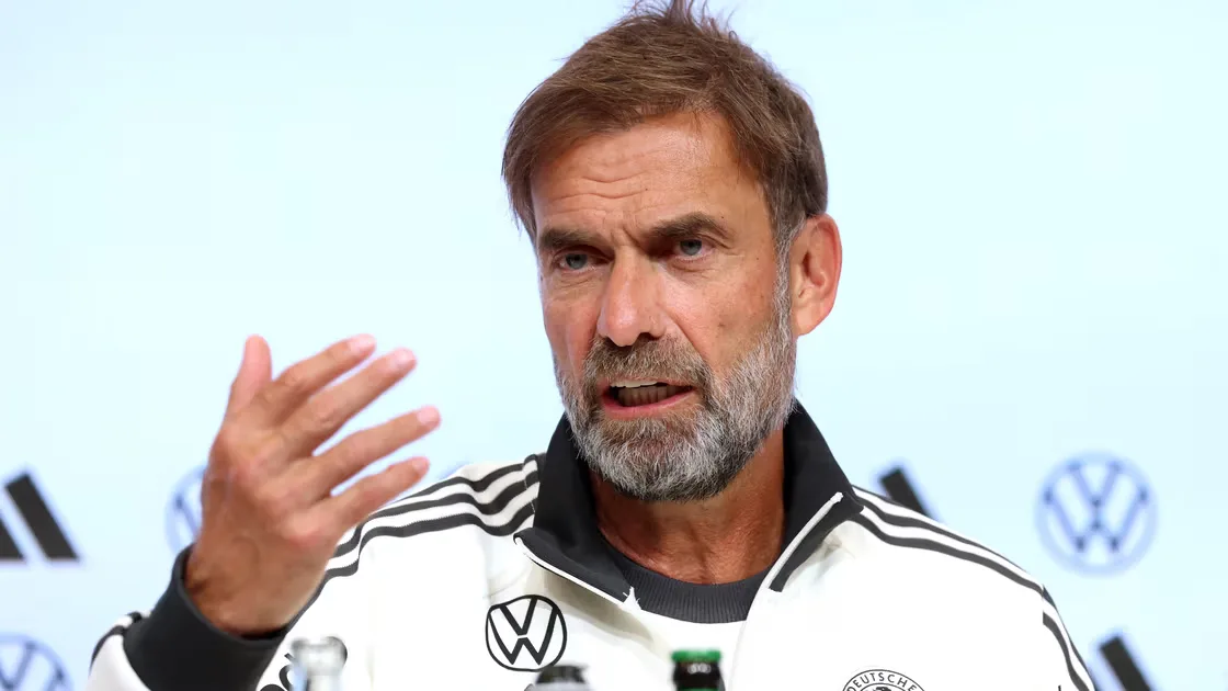 Klopp Bungkam Rasisme dengan Visi Ruang Ganti Jerman