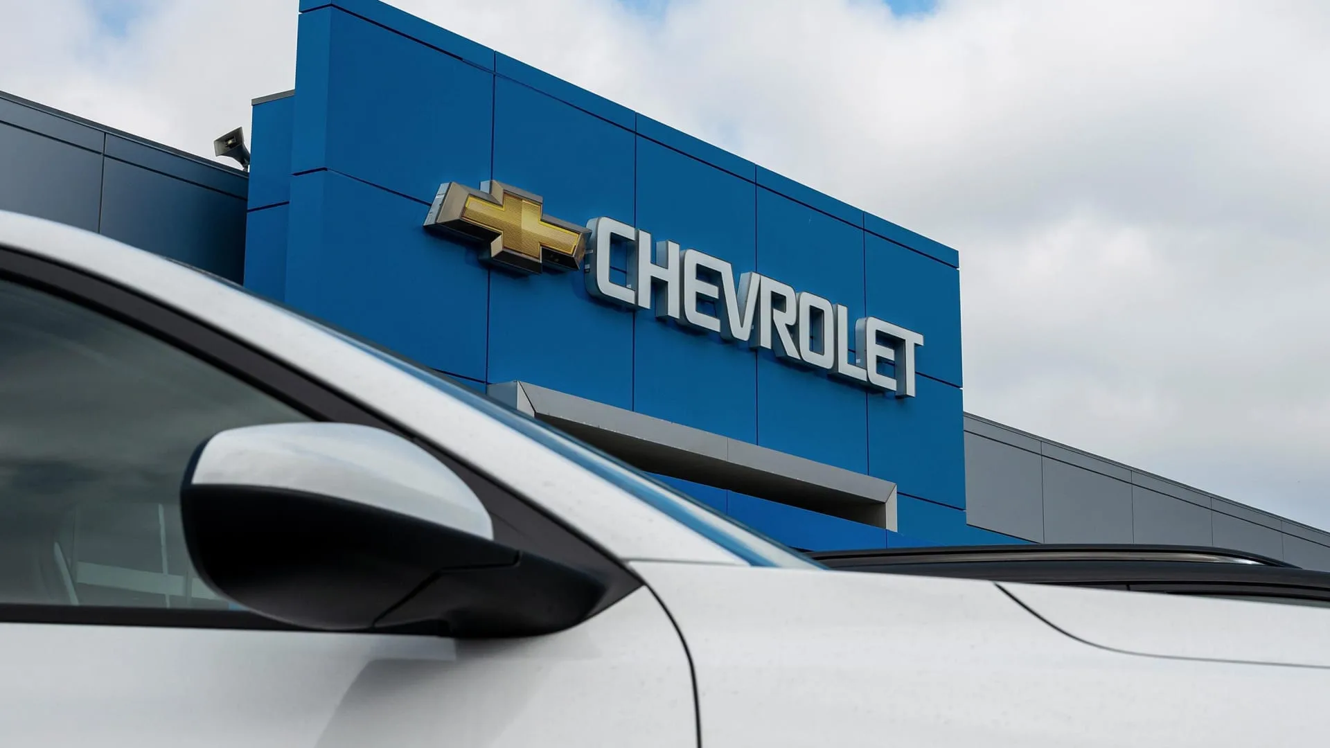 Penjualan GM Anjlok 5,5% di Kuartal III, Pasar EV Mulai Ditinggalkan?